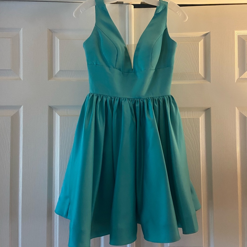 ✨Vienna Prom Dress!✨